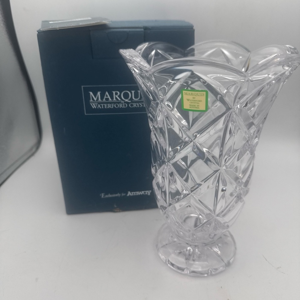 VTG Marquis Waterford Amway Diamond Collection 8” Footed Crystal Vase Austria